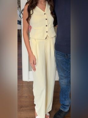 Cute trendy yellow vest set